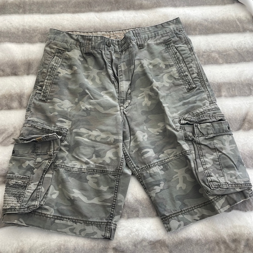 Levi Strauss camo cargo shorts , waist 33